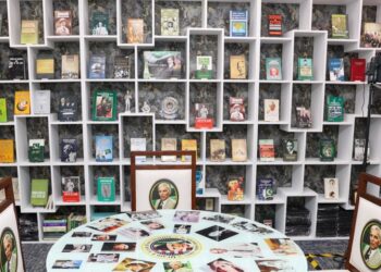 سابق وفاقی وزیر انیق احمد کا جناح لائبریری کا دورہ