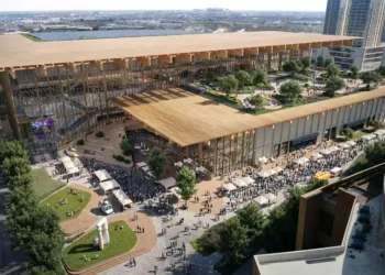 Houston officials announce major renovation plans for the convention center.