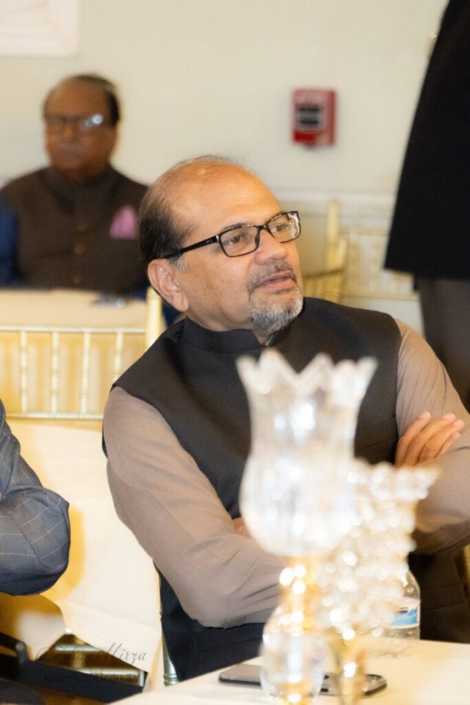 550775128 25007654062152077 150196309960794042 n 768x1152 (1)