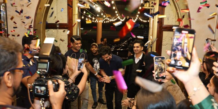 ہیوسٹن میں احد رضا میر کا میٹ اینڈ گریٹ