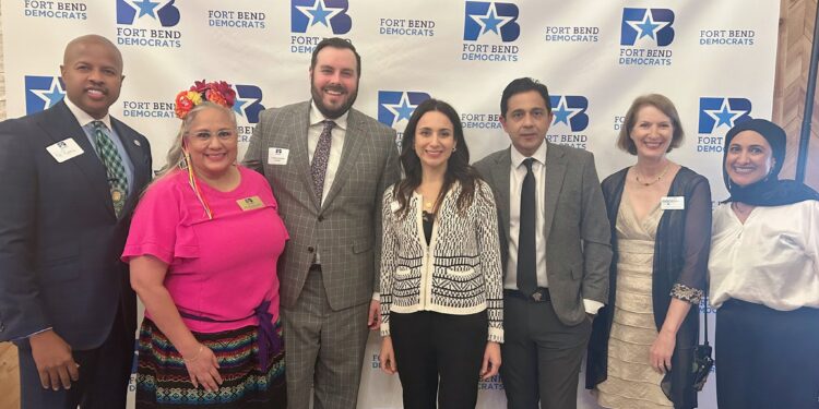 فورٹ بینڈ ڈیموکریٹس کا شاندار پروگرام