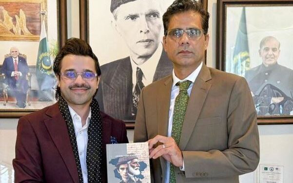 Kashmiri Scholar Saud Sultan Presents His Book to Consul General Aftab Chaudhry